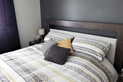 chambre-literie-rideaux-peinture